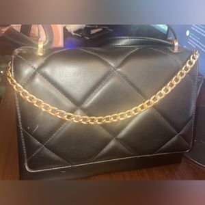 LEATHER PUFF CLOUD PURSE W/ GOLD CHAIN